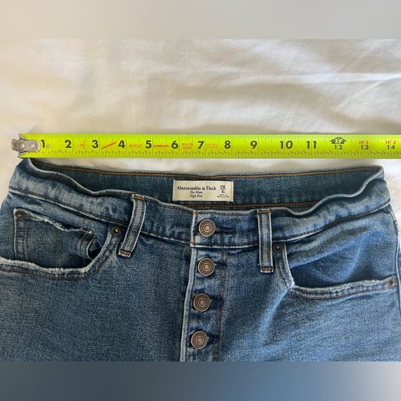 Abercrombie and Fitch The Mom High Rise Size 6s - Picture 4 of 6